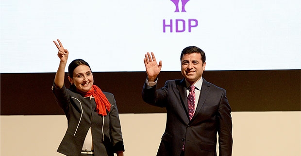 Le HDP demande à Eutelsat des explications sur l’arrêt des chaines kurdes